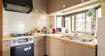 Es una casa de playa, y puedes ir por el mar y volver a casa con tu traje de baño.