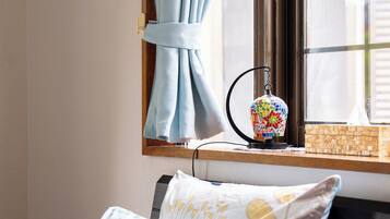 4 bedrooms, travel crib, WiFi, bed sheets