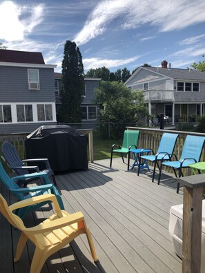 Outdoor dining - Vacation Rental with Great Location on Wells Beach (Wells)