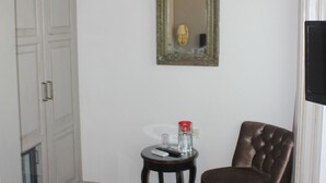 LCD TV - Urla Tarihi Han Otel (Urla)