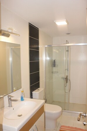 Shower - Urla Tarihi Han Otel (Urla)