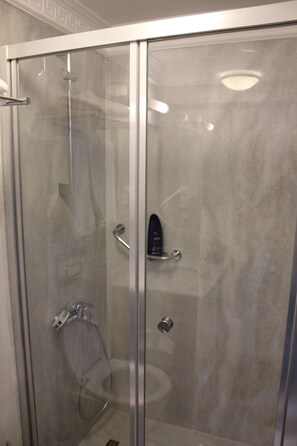 Standard Room | Bathroom | Shower - Urla Tarihi Han Otel (Urla)