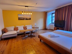 2 bedrooms, travel crib, WiFi, bed sheets