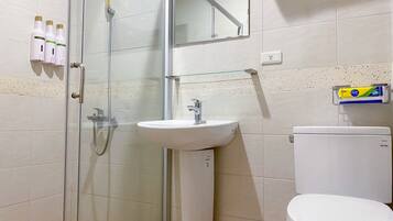Business Double or Twin Room | Desk, blackout drapes, soundproofing, free WiFi
