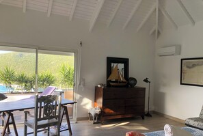 3 室のベッドルーム、アイロン / アイロン台、WiFi (無料)、ベッドシーツ