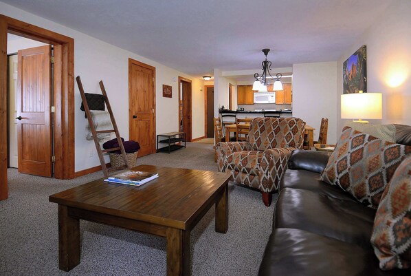 TV, fireplace, offices