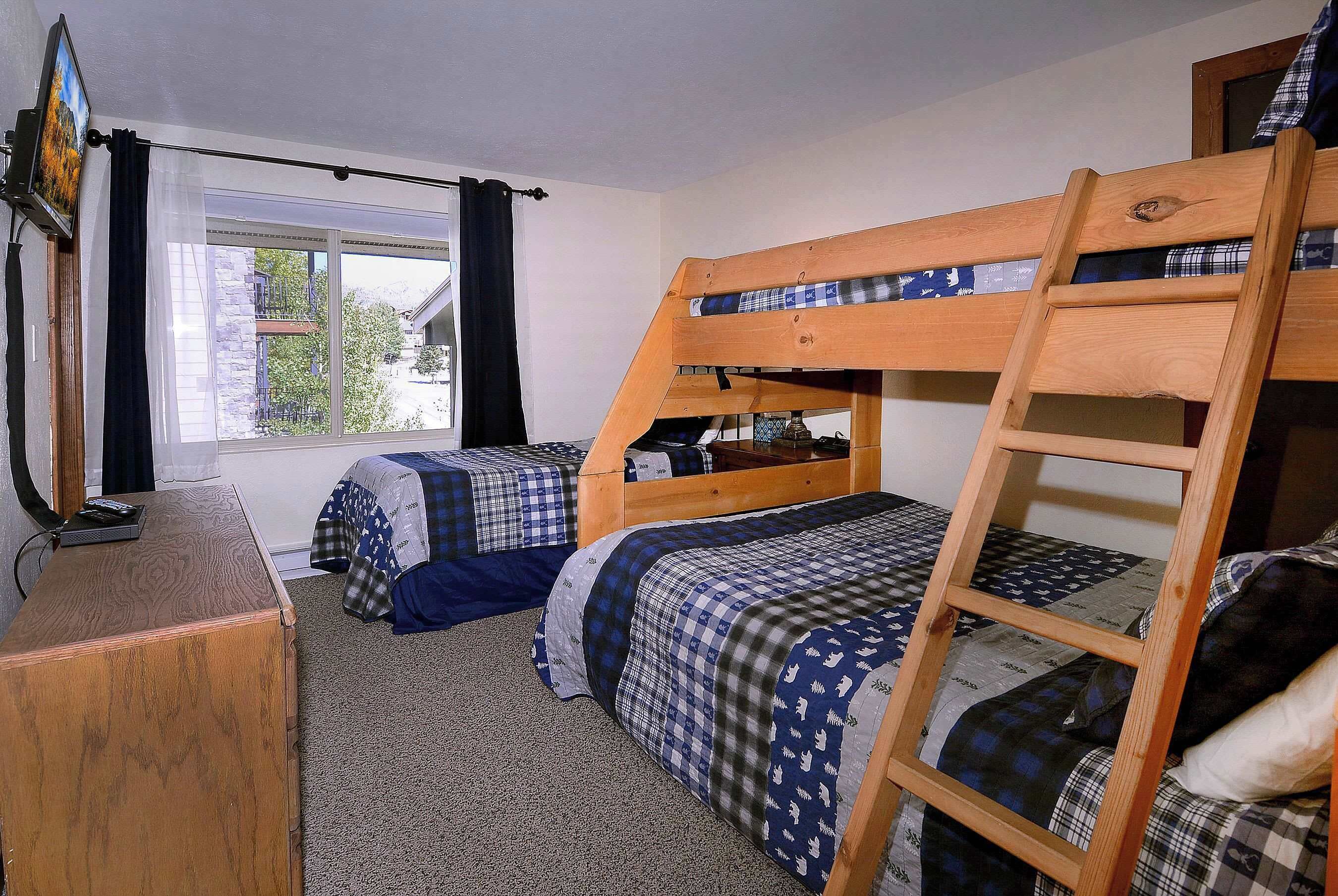 2 bedrooms, iron/ironing board, travel cot, WiFi