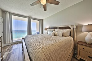 3 bedrooms, iron/ironing board, WiFi, bed sheets - Beautiful newly renovated 3 BR 2 BA at the Majestic!!!! (Panama City Beach)