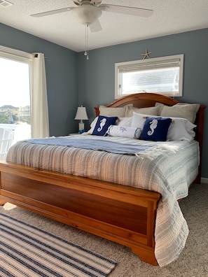 5 bedrooms, iron/ironing board, WiFi, bed sheets