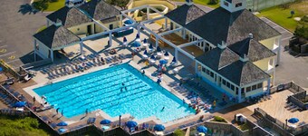 Relaxing Oceanside Retreat with Hot Tub. Village Beach Club included! 