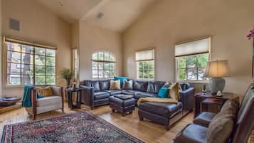 Télévision, cheminée