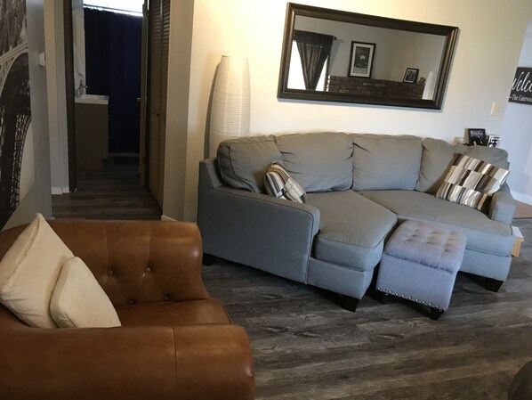 TV, video games, DVD player, music library - Rustic charm on Five Mile Hill (Spokane)