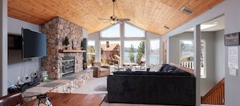 BREATHTAKING LAKE VIEWS - HUGE GREAT ROOM & GAME ROOM, DUAL FIREPLACES, PACMAN!