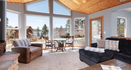 BREATHTAKING LAKE VIEWS - HUGE GREAT ROOM & GAME ROOM, DUAL FIREPLACES, PACMAN!