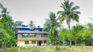 Front of property - Blue Ocean Resort (Port Blair)