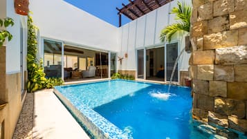 Utomhuspool