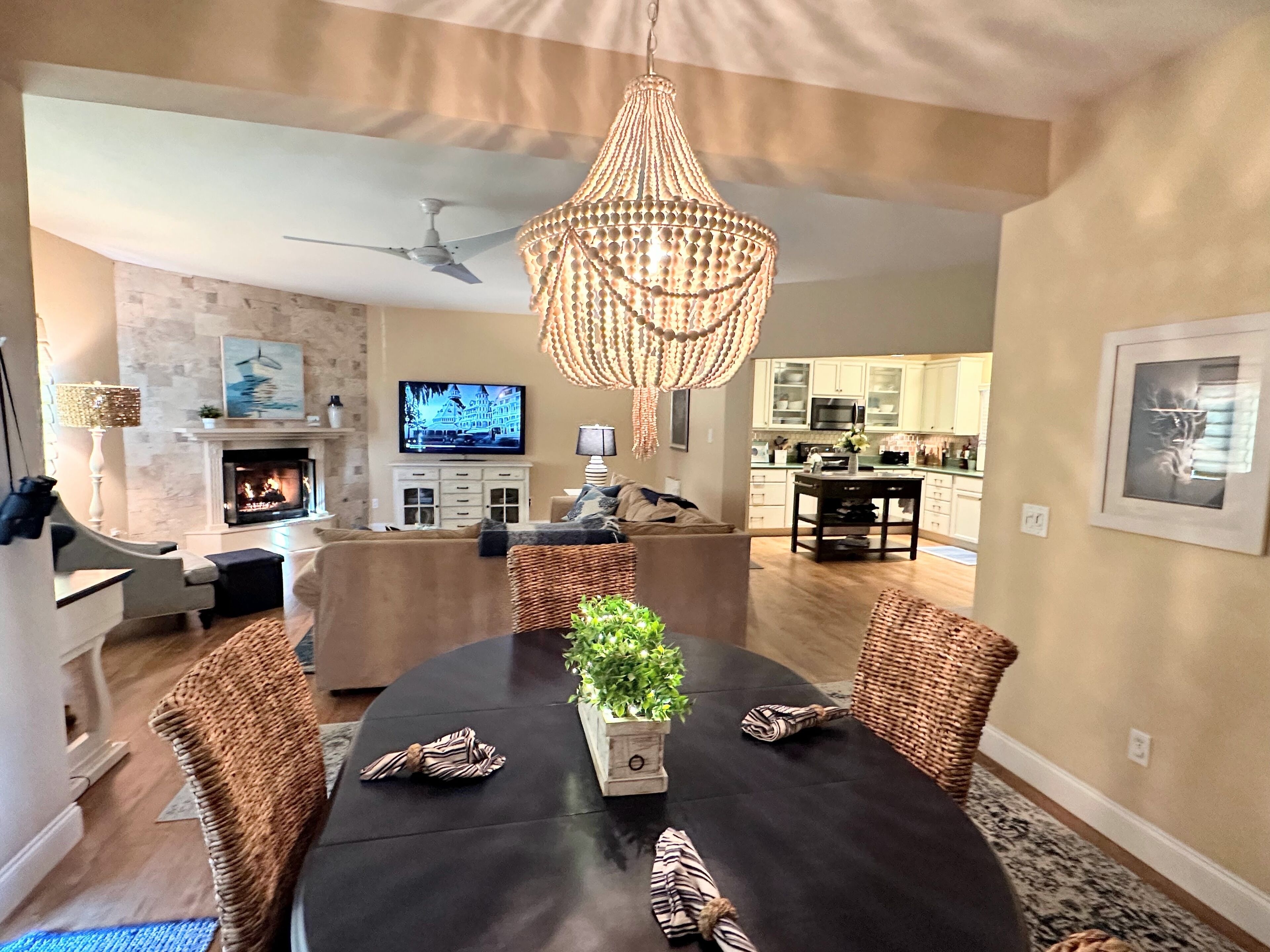 CHARMING COASTAL CONDO IN THE HEART OF THE VILLAGE - WALK EVERYWHERE!! 