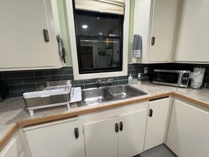 Fridge, microwave, oven, stovetop - Entire ADU Walking Distance to Old Town (Eureka)