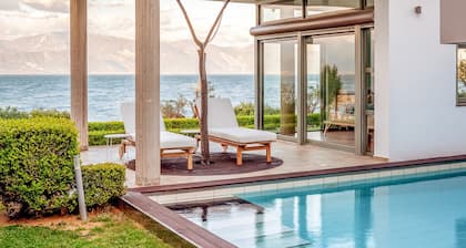 LEFKON Villa with pool by the Sea - N.Peloponnese