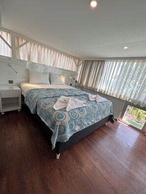 SEAVIEW TRIPLE ROOM - Hotel Antique Istanbul (Istanbul)