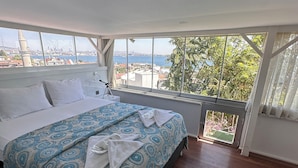 SEAVIEW TRIPLE ROOM | 노트북 작업 공간, 무료 WiFi, 침대 시트