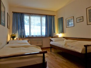 2 Schlafzimmer, Bügeleisen/Bügelbrett, Reisekinderbett, kostenloses WLAN