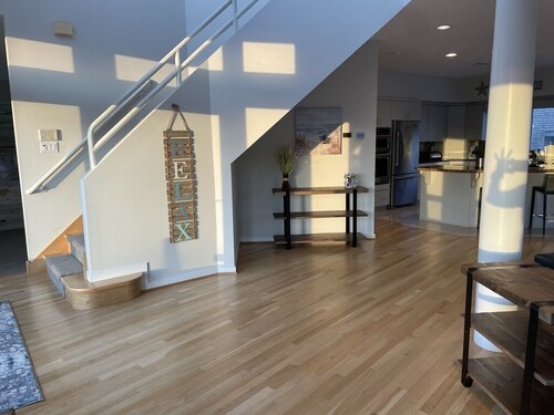 DELUXE Margate Beach Home with POOL, JACUZZI, & Spectacular Bay View - Sleeps 12