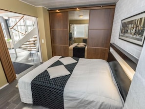 2 bedrooms, Internet