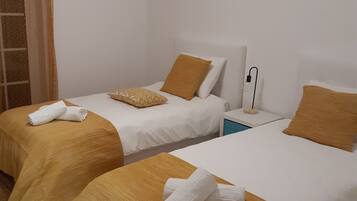 9 bedrooms, iron/ironing board, WiFi, bed sheets