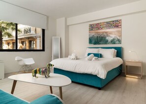 Apartment (Hermes) | Soundproofing, iron/ironing board, free cots/infant beds, free WiFi