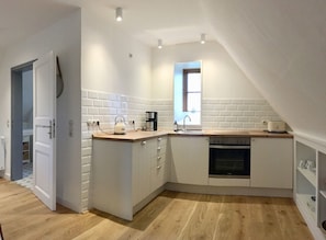 Kühlschrank, Ofen, Herdplatte, Geschirrspüler