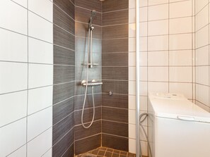Bathroom - Koivupirtti by Interhome (Juuka)