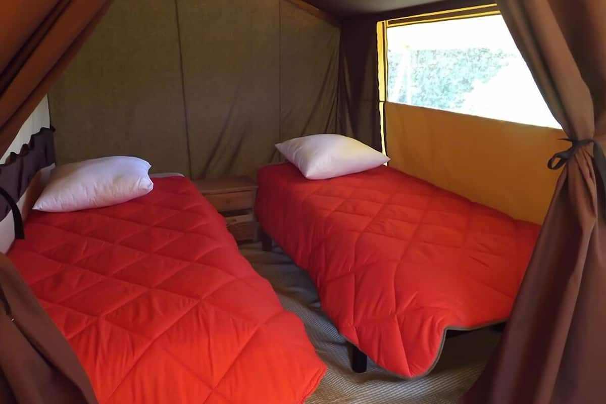 Tent, Shared Bathroom (GARO & TARIEC) | 2 bedrooms, individually decorated, individually furnished