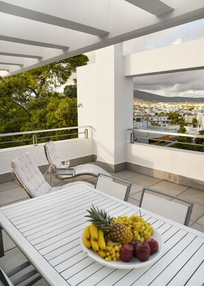 Unclassified image, 2 of 27, button - The coolest loft & terrace Varkiza SV (Vari-Voula-Vouliagmeni)