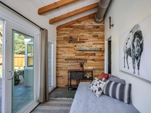 2 makuuhuonetta, silitysrauta/-lauta, Wi-Fi, vuodevaatteet