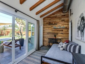 Smart TV - Boho Rhapsody – Private Oasis, Walk to Town (Palm Springs)