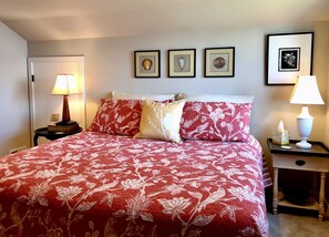 2 makuuhuonetta, silitysrauta/-lauta, Wi-Fi, vuodevaatteet