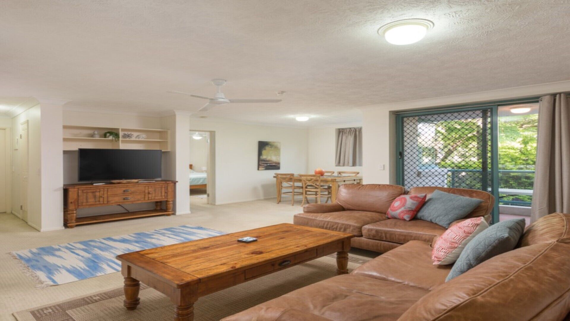 Burleigh Heads Terraces 4 - Short walk to Beach an