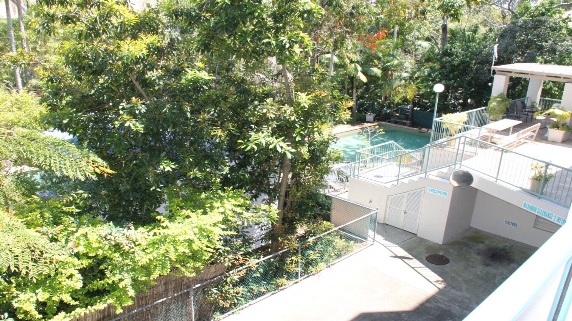 Burleigh Terraces 11 Short stroll to Beach