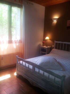 Suite, 2 Doppelbetten | 1 Schlafzimmer, Schreibtisch, Bügeleisen/Bügelbrett, Babybetten