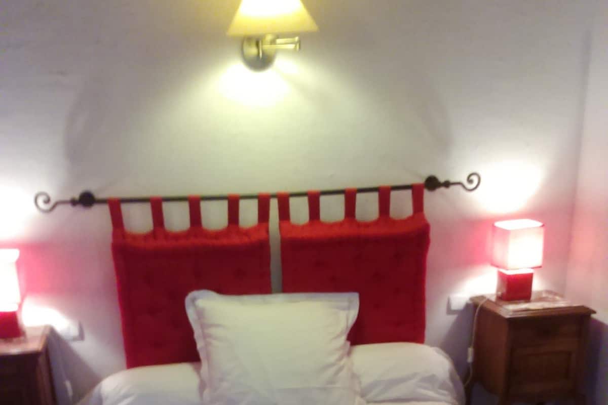 Suite Familiale, plusieurs lits, vue jardin (Coquelicot)