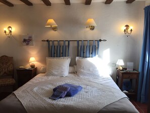 Chambre Double Romantique, 1 très grand lit, vue jardin | Literie de qualité supérieure, matelas mémoire de forme