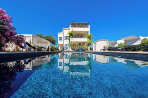 Seasonal outdoor pool