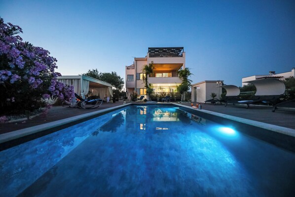 Seasonal outdoor pool