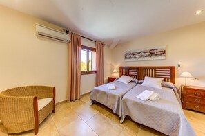 2 Schlafzimmer, Zimmersafe, kostenloses WLAN, Bettwäsche