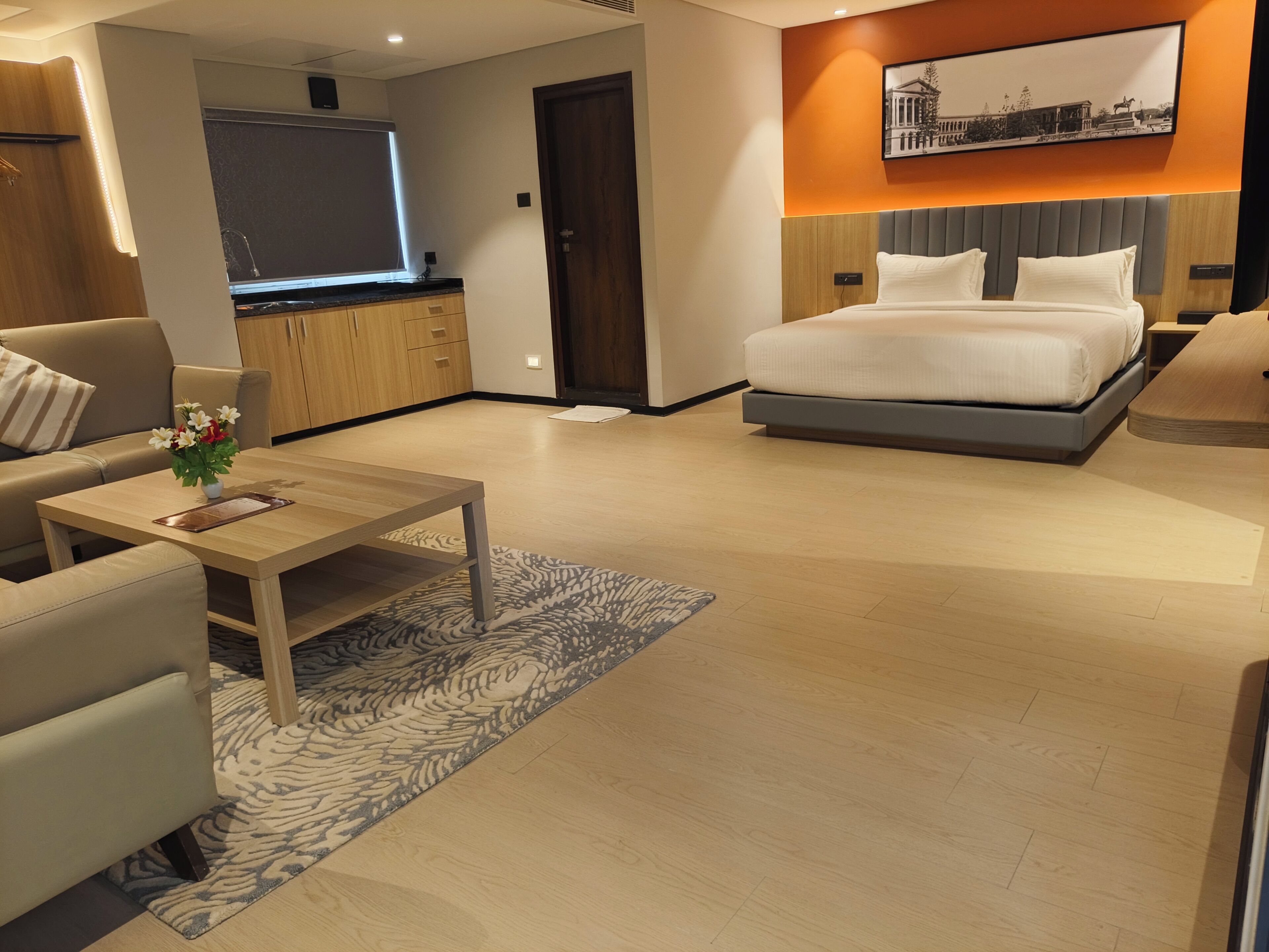 Premium bedding, minibar, in-room safe, desk