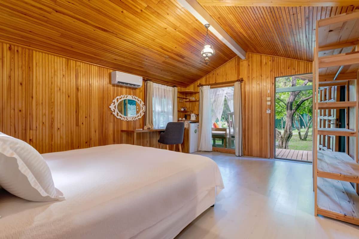 Bungalow, 1 Double Bed (2 People) | 1 bedroom, premium bedding, in-room safe, soundproofing