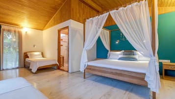 Bungalow, varias camas (4 People) | Ropa de cama de alta calidad y caja de seguridad en la habitación