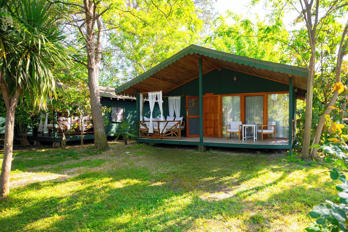 Bungalow, Multiple Beds (4 People) | Premium bedding, in-room safe, soundproofing, WiFi (free)