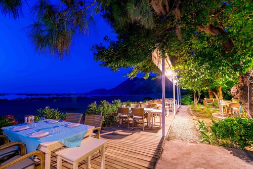 Etenna Beach Bungalows